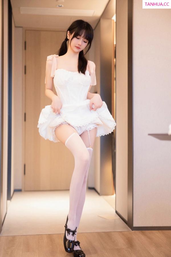   [XiuRen]高清写真图 2023.06.16 No.6933 幼幼 清纯美腿第25张图片